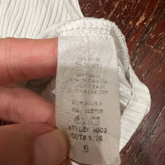 White ribbed turtleneck tank top - Picture 8 of 9